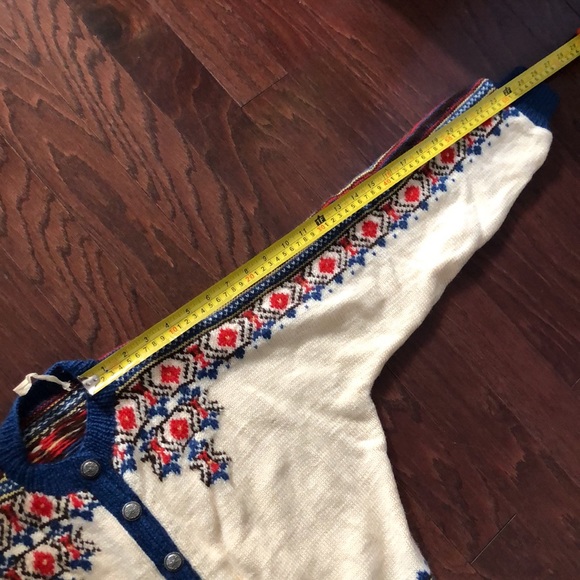 Vintage Handknit Norwegian Woolen Cardigan - Picture 14 of 15